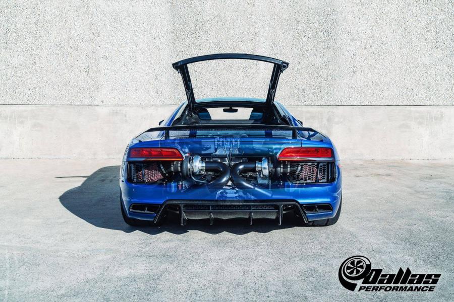 Моторный отсек Audi R8 V10 Plus by Dallas Performance 2016 года  (фото 6 из 10)